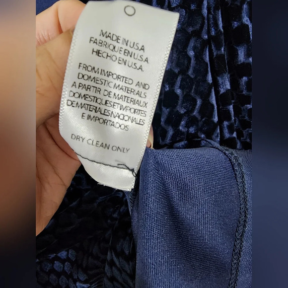 Eva Franco Velvet v-neck puff sleeve top womens size small - Picture 8 of 8